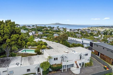 Photo of property in 3/18 Parr Terrace, Castor Bay, Auckland, 0620