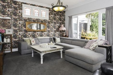 Photo of property in 48 Belt Road, Moturoa, New Plymouth, 4310