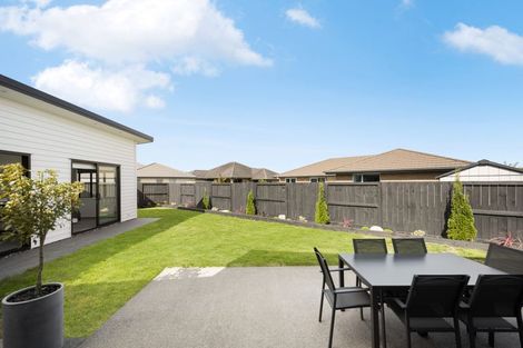 Photo of property in 27 Helen June Avenue, Flagstaff, Hamilton, 3210