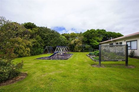 Photo of property in 115 Awhitu Road, Karioitahi, Waiuku, 2683