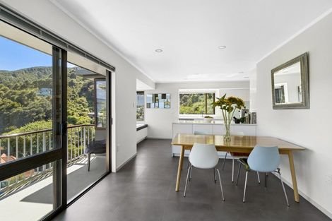 Photo of property in 32 Walter Road, Lowry Bay, Lower Hutt, 5013