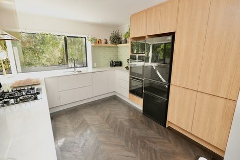 Photo of property in 7 Hillgrove Place, Fitzherbert, Palmerston North, 4410