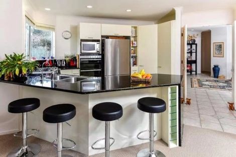 Photo of property in 98 Landing Drive, Albany, Auckland, 0632