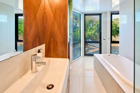 Photo of property in 24d Mandalay Terrace, Khandallah, Wellington, 6035