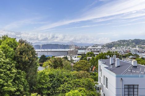 Photo of property in 33 Grant Road, Thorndon, Wellington, 6011