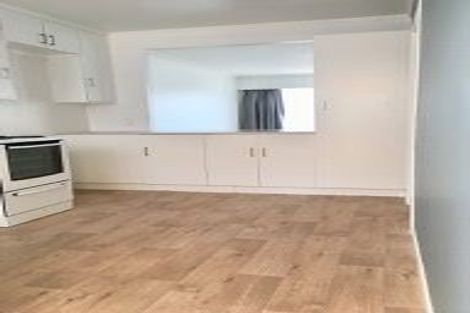 Photo of property in 2/71 Mount Smart Road, Onehunga, Auckland, 1061