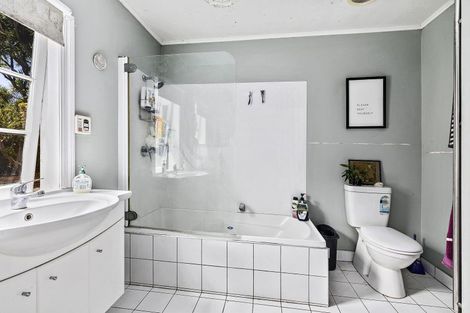 Photo of property in 10 Green Street, Newtown, Wellington, 6021