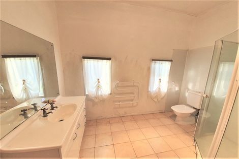 Photo of property in 1 Glen Norman Avenue, Henderson, Auckland, 0610