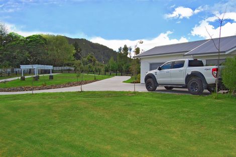 Photo of property in 9 Mountain Road, Kaiwaka, 0587