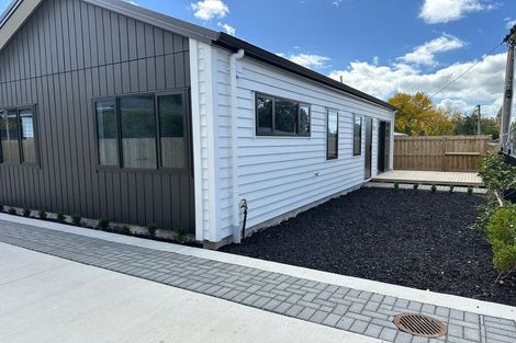 Photo of property in 62a Woodside Road, Massey, Auckland, 0614