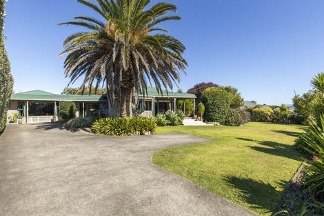 Photo of property in 128 Wairau Road, Oakura, 4314