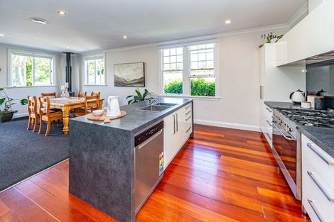 Photo of property in 17 Tarata Street, Saint Johns Hill, Whanganui, 4501