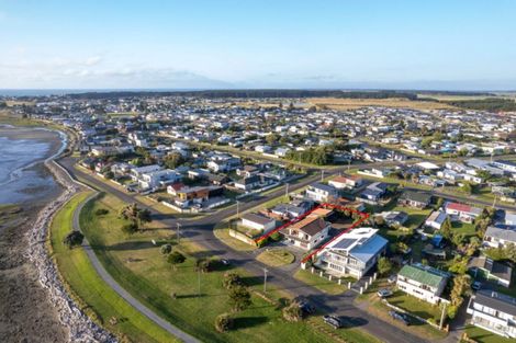 Photo of property in 21 Hartley Street, Foxton Beach, Foxton, 4815