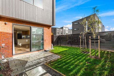 Photo of property in 10/60 Selo Street, Glen Eden, Auckland, 0602