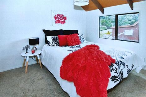 Photo of property in 2/29 Kemp Road, Massey, Auckland, 0614