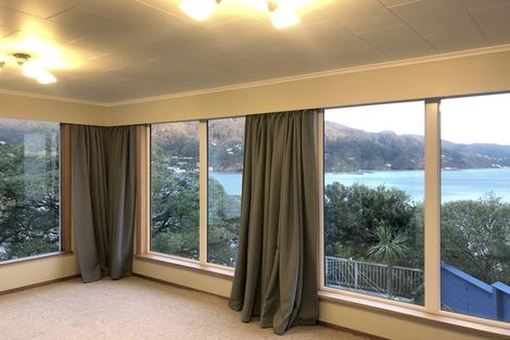 Photo of property in 1 Howard Road, Point Howard, Lower Hutt, 5013