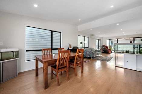 Photo of property in 54 Ascension Crescent, Orewa, 0931