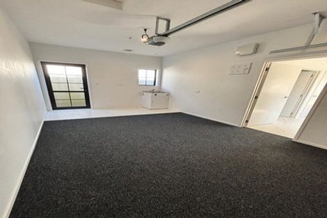 Photo of property in 10 Poutawa Lane, Clarks Beach, 2122