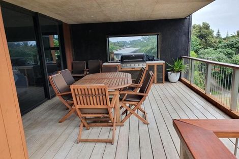 Photo of property in 55 Pitcairn Street, Oakura, 4314