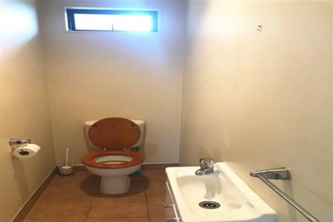 Photo of property in 17 Medallion Drive, Oteha, Auckland, 0632