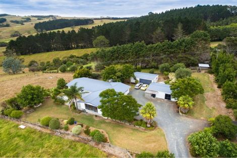 Photo of property in 535 Peak Road, Helensville, 0875