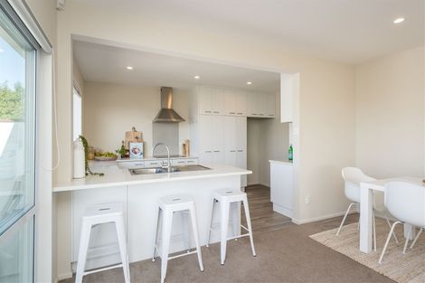 Photo of property in 71 Mount Pleasant Road, Mount Pleasant, Christchurch, 8081