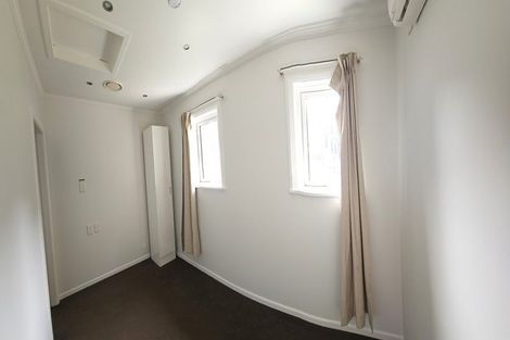 Photo of property in 43 Lyndfield Lane, Newlands, Wellington, 6037