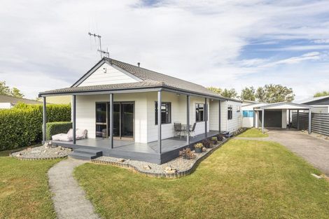 Photo of property in 6 Willowstream Grove, Cloverlea, Palmerston North, 4412