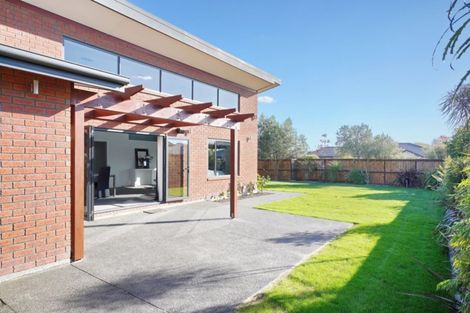 Photo of property in 46 Foresters Crescent, Parklands, Christchurch, 8083