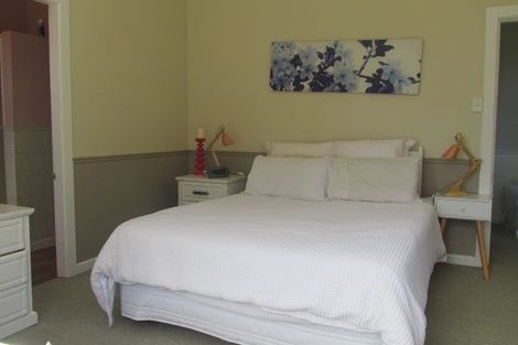 Photo of property in 62 Wyndham Road, Pinehaven, Upper Hutt, 5019