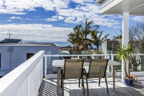 Photo of property in 4/30 Castor Bay Road, Castor Bay, Auckland, 0620