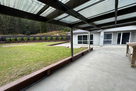 Photo of property in 18 Grande Place, Wainuiomata, Lower Hutt, 5014