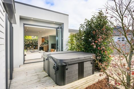 Photo of property in 18a East Street, Terrace End, Palmerston North, 4410