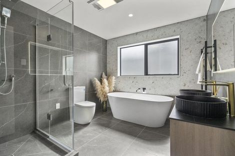 Photo of property in 3 Tawapou Close, Massey, Auckland, 0614