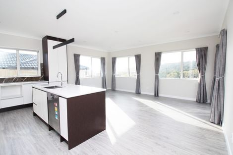 Photo of property in 80 Jeroboam Loop, Kumeu, 0810