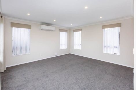 Photo of property in 6c Savage Crescent, Upper Hutt Central, Upper Hutt, 5018