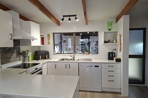 Photo of property in 5 Hillview Place, Pleasant Point, 7903