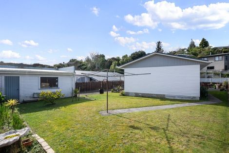 Photo of property in 20 Vista Crescent, Maoribank, Upper Hutt, 5018