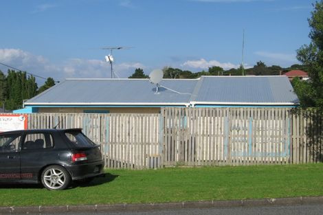 Photo of property in 1/41 Fairmount Road, Titirangi, Auckland, 0604