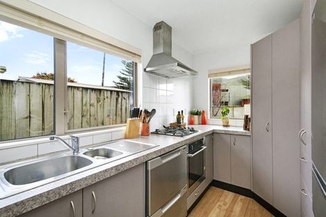 Photo of property in 12 Cambridge Street, Tawa, Wellington, 5028