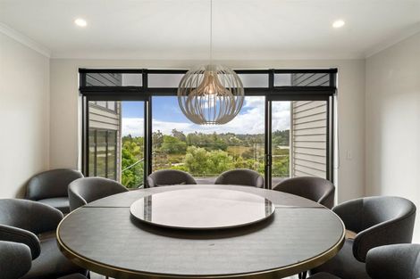 Photo of property in 16 Schopolo Place, Schnapper Rock, Auckland, 0632