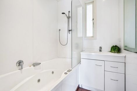 Photo of property in 21 Dunlop Road, Te Puke, 3119