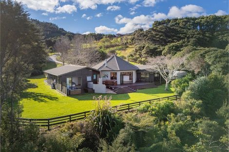 Photo of property in 16 Tarapatiki Drive, Whitianga, 3510