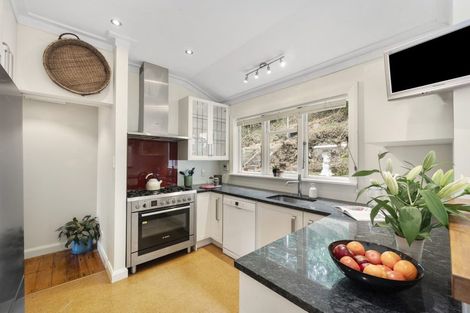 Photo of property in 17 Torwood Road, Khandallah, Wellington, 6035