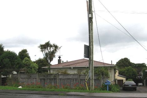 Photo of property in 2/95 Sylvan Avenue, Northcote, Auckland, 0627