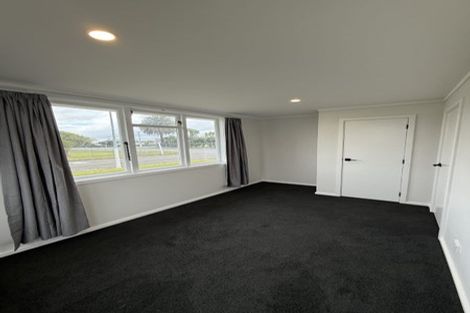 Photo of property in 1 Robertshawe Crescent, Dannevirke, 4930