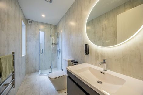 Photo of property in 16 Cara Avenue, Kumeu, 0810