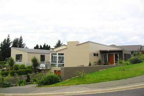 Photo of property in 28 Sunninghurst Drive, Fairfield, Dunedin, 9018