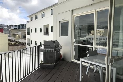 Photo of property in De Vere Apartments, 7/23 Tennyson Street, Te Aro, Wellington, 6011