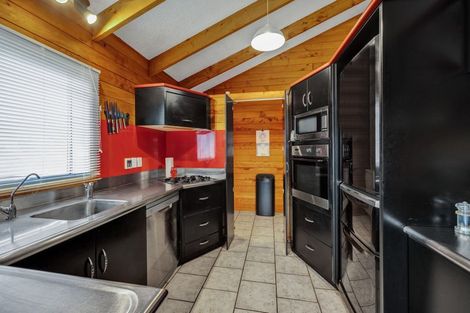 Photo of property in 35 Pembroke Road, Stratford, 4332